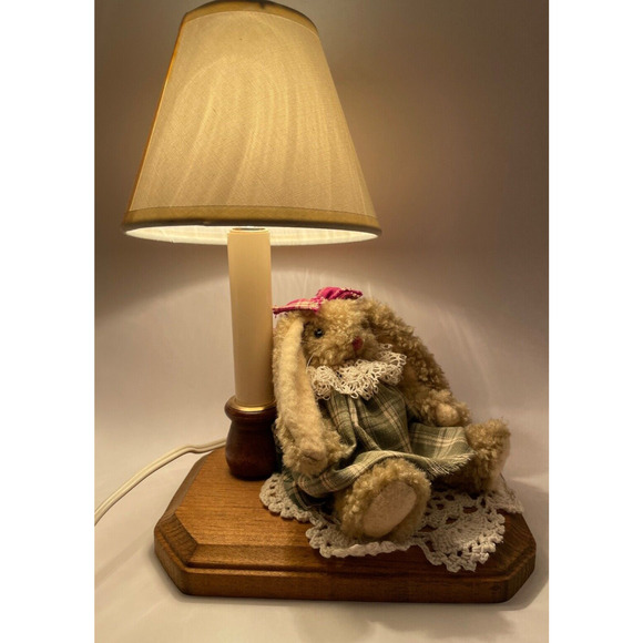 Vintage Adorable Bunny Accent Lamp- Preowned - Picture 6 of 9